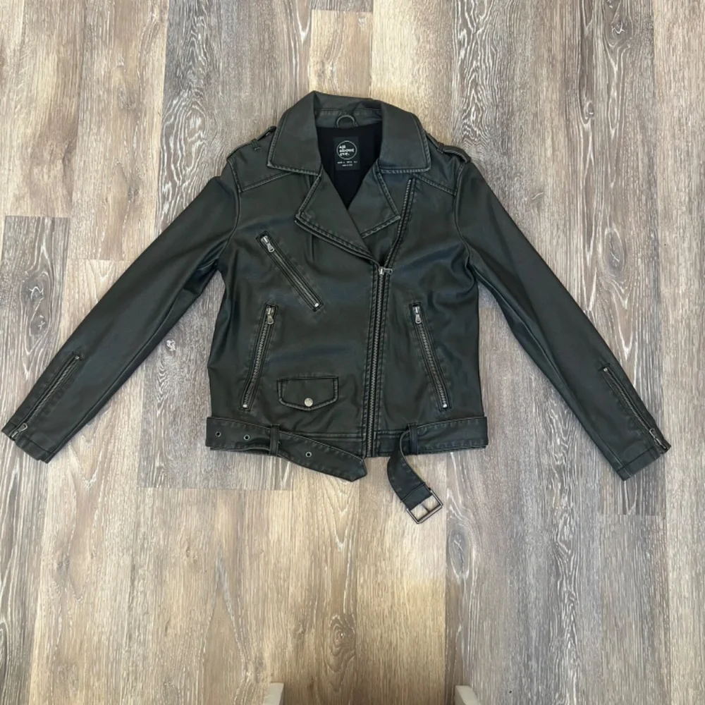 Vegan Faux Leather Moto Jacket Size 2 - Picture 3 of 13